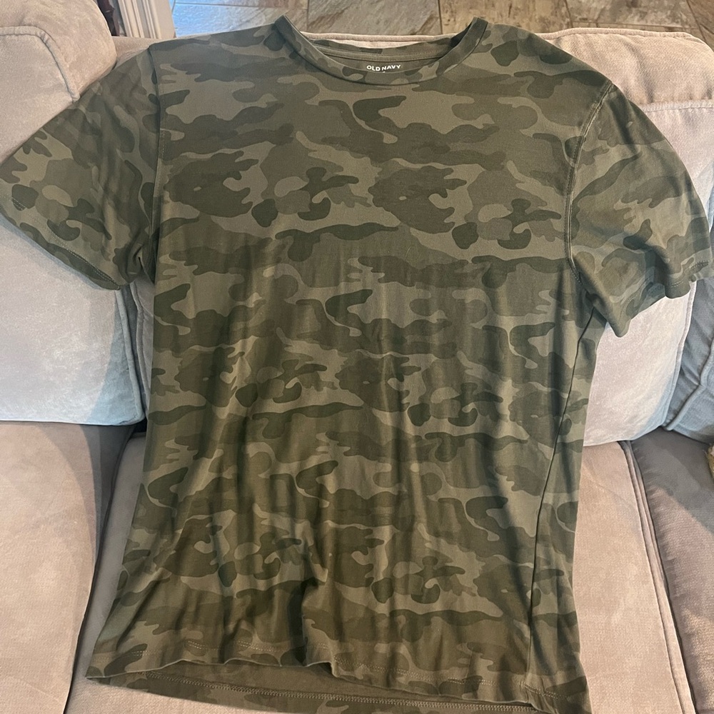 Old Navy Green Short Sleeve Camo Tee